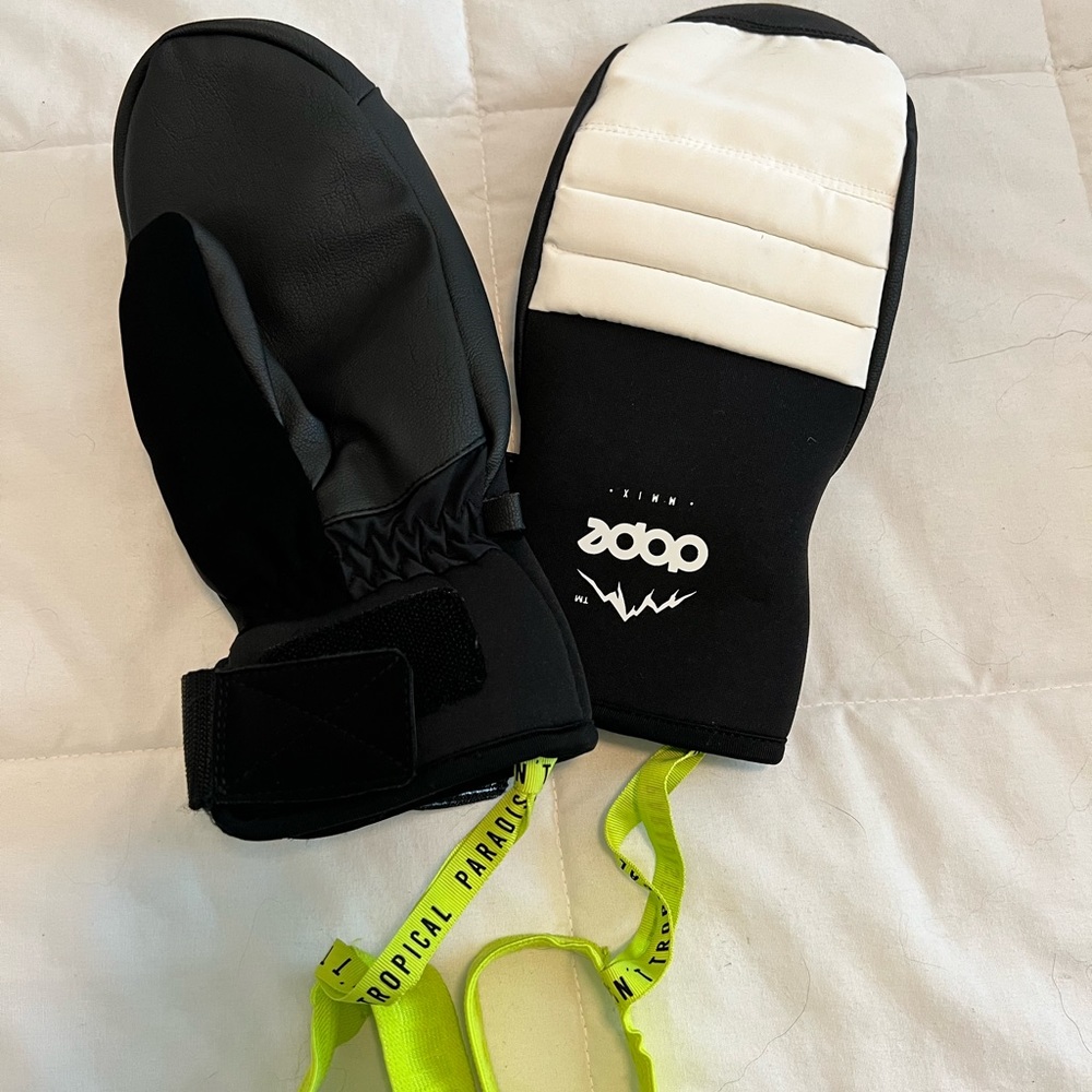 Dope snow mittens